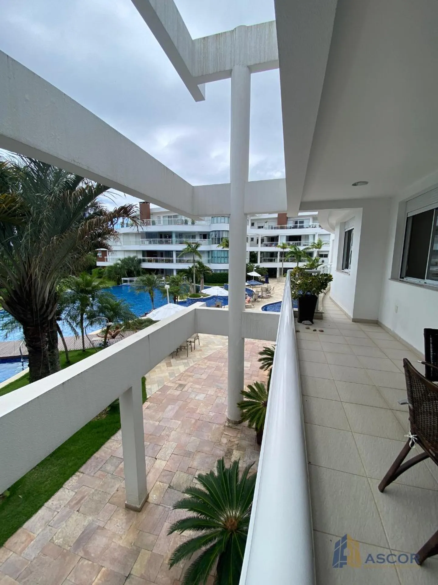 221 m² apartment with 3 en-suite bedrooms and 2 parking — photo 16