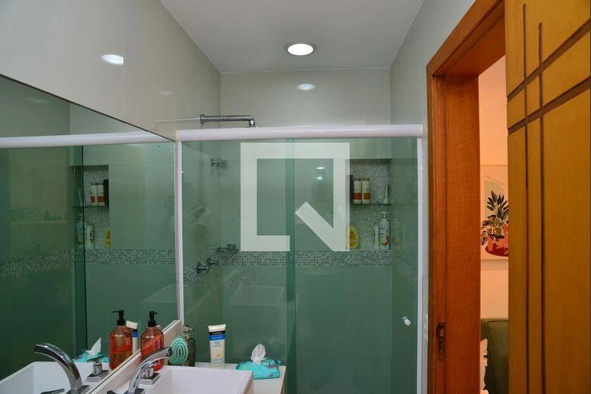 6-bedroom house with a bathtub — photo 20