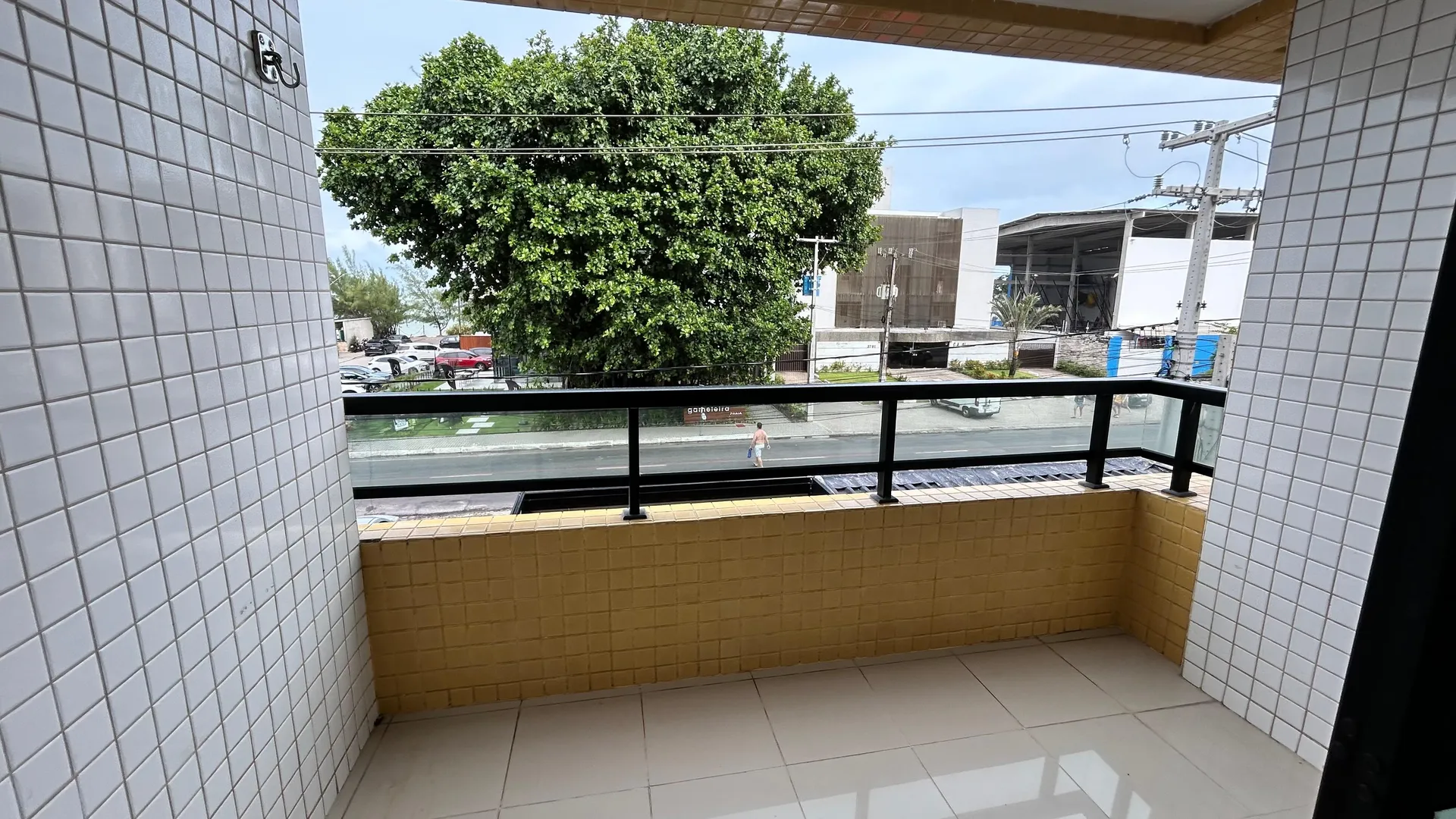 70 m² apartment with 2 bedrooms and laundry area — photo 5