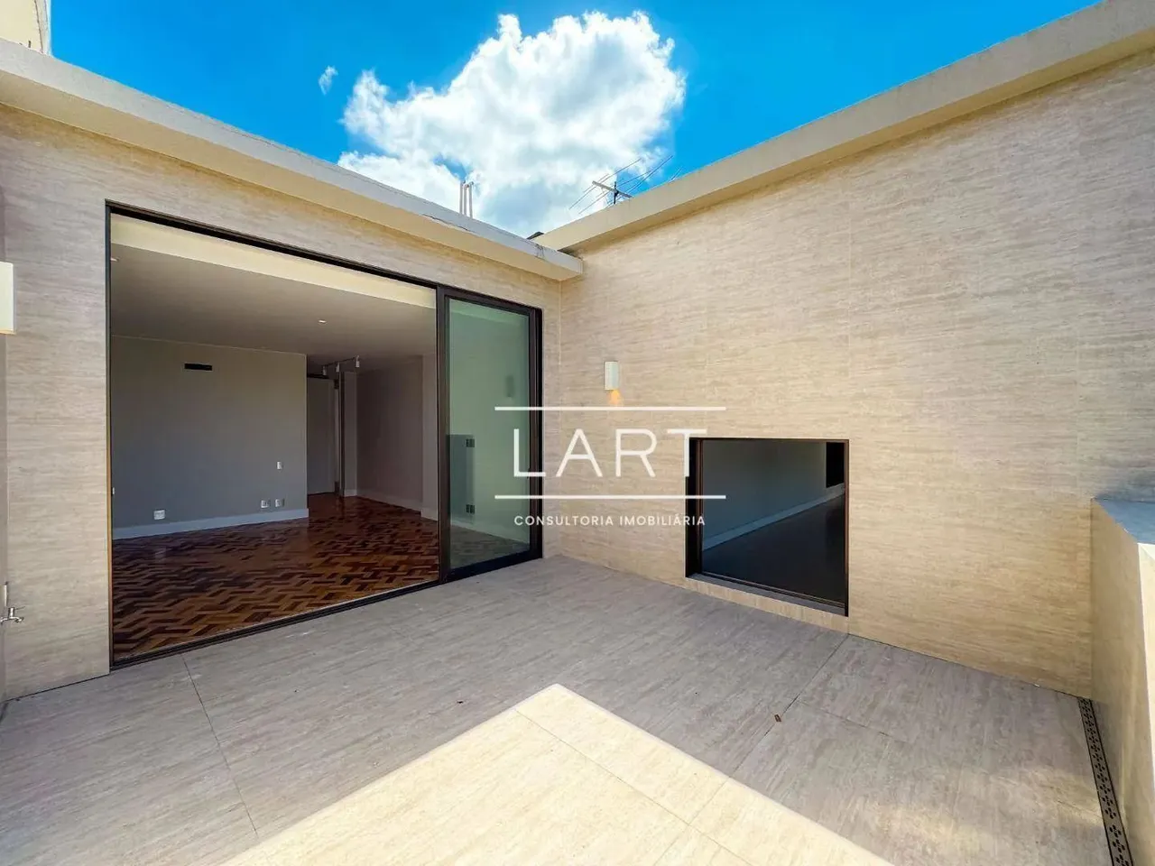 Apartamento com 4 dormitórios e varanda de vidro — photo 14