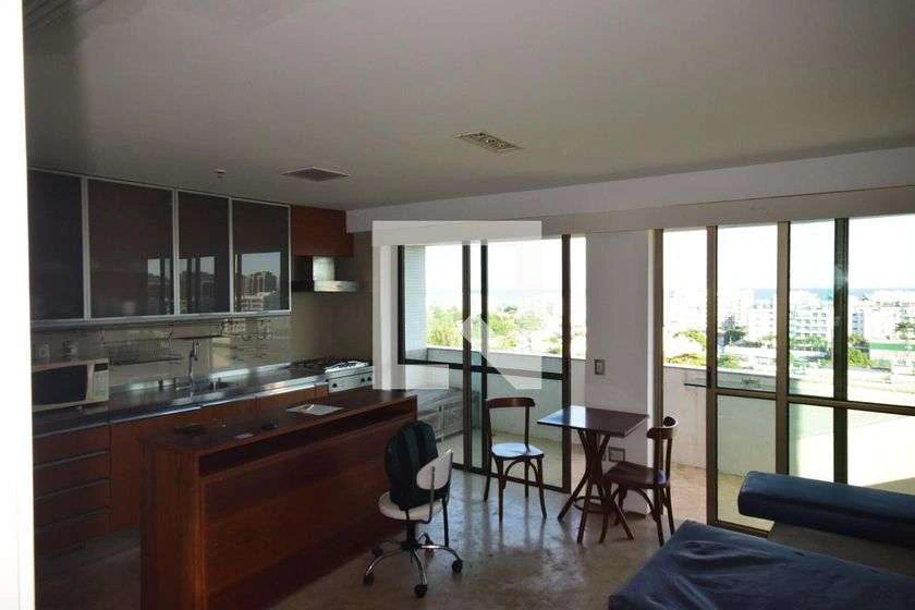 Estudio amueblado con 1 dormitorio, balcón y 40 m² — photo 2