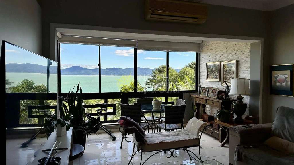 246 m² duplex-style living with private BBQ — photo 5