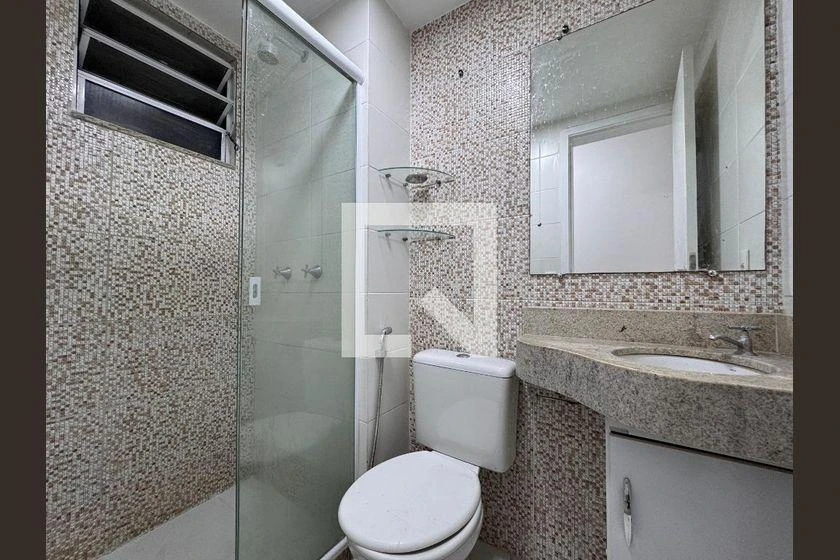 2-bedroom apartment in a building with a gym — photo 5