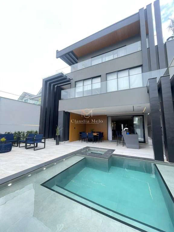 Furnished house with 5 en-suite bedrooms and 500 m² — photo 8