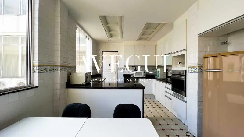 Residential apartment with 5 parking spaces and air conditioning — photo 29