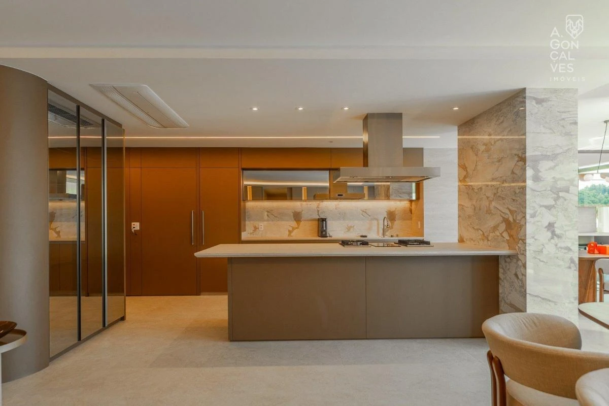 Furnished apartment with 3 en-suite bedrooms and 4 parking — photo 16