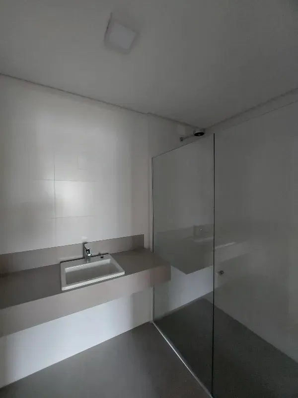 Apartamento de 3 suites con jardín privado y 2 plazas — photo 4