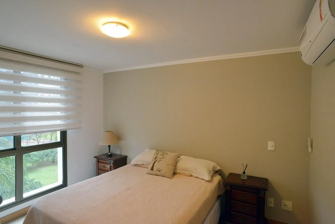 Jacuzzi in a 4-bedroom apartment, 233 m² — photo 14