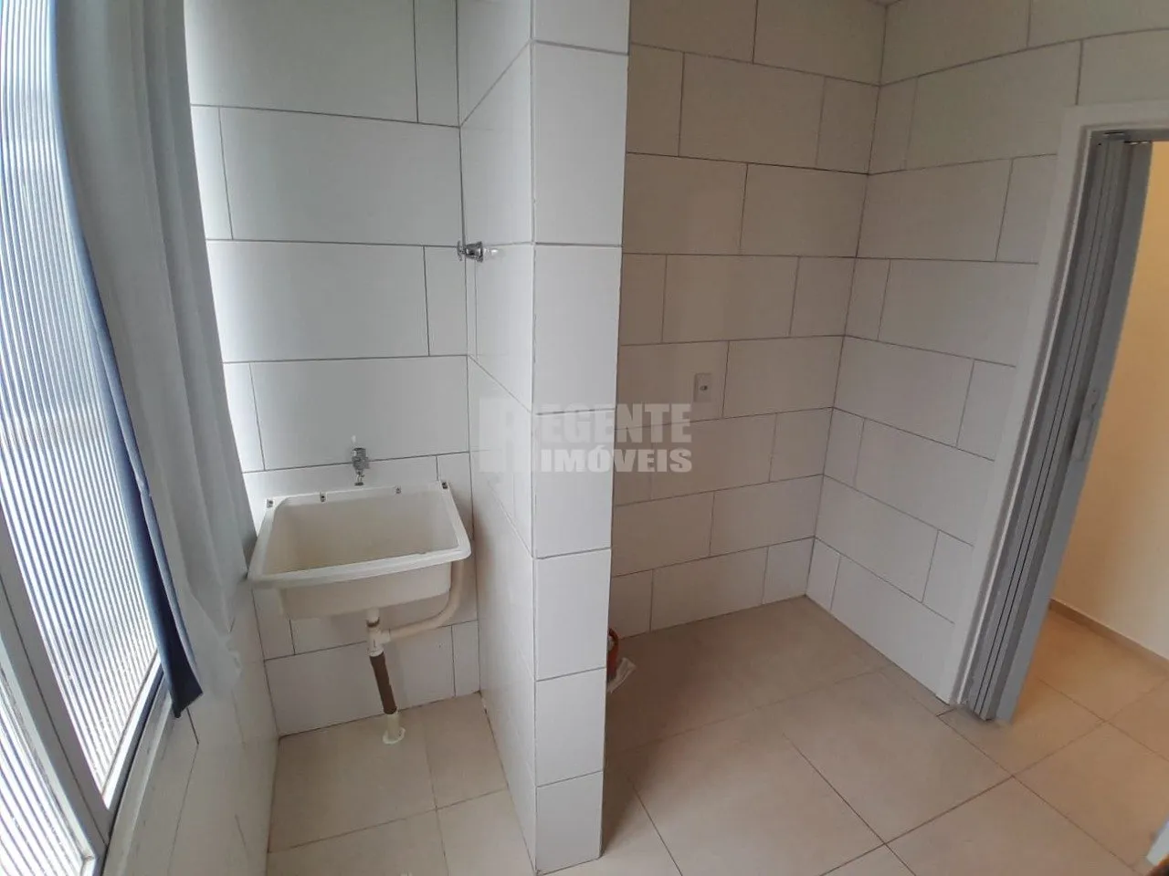 1-bedroom unfurnished apartment 46 m² with parking — photo 4