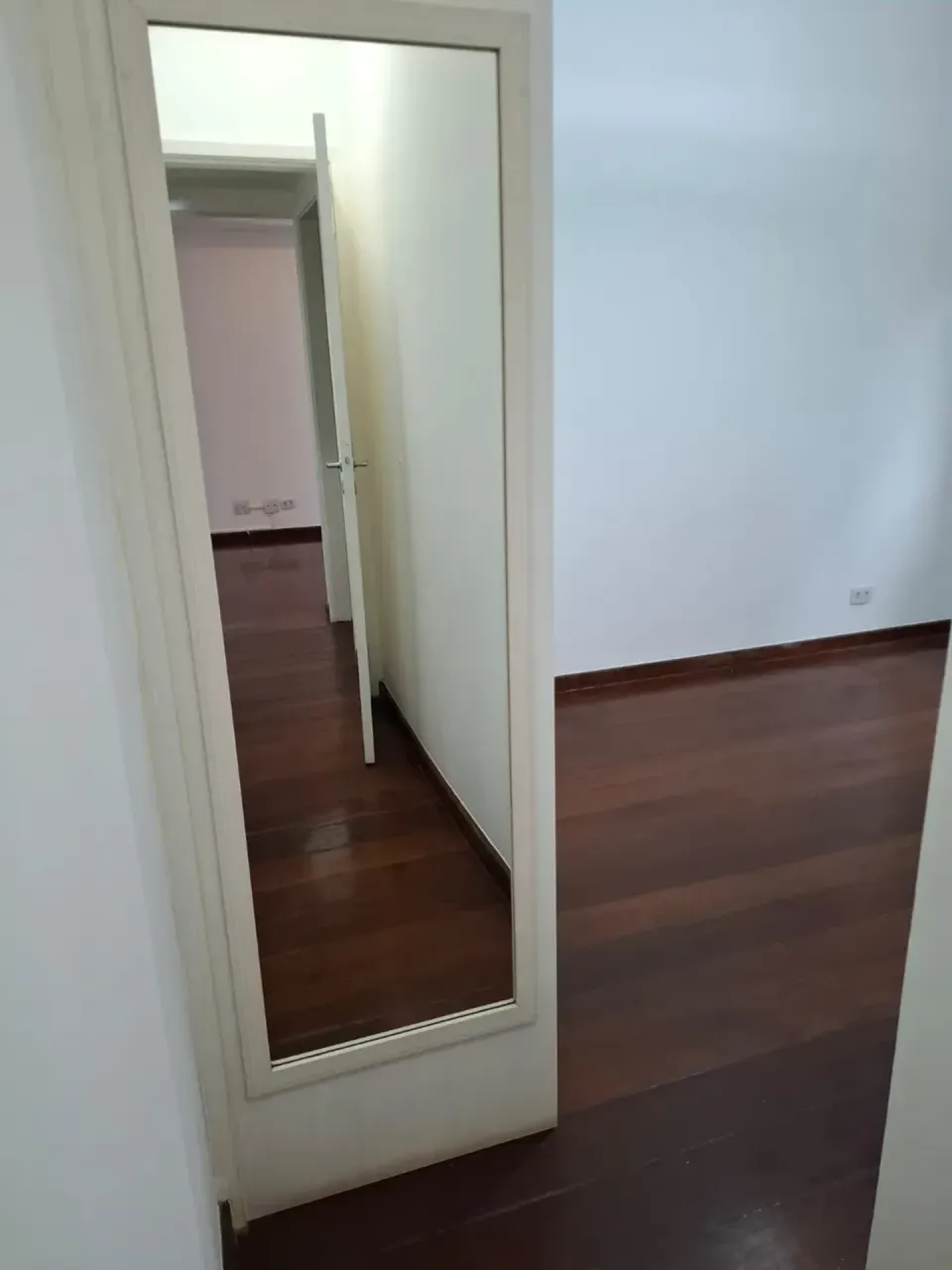 Apartment with 2 bedrooms, 3 bathrooms and a balcony — photo 10