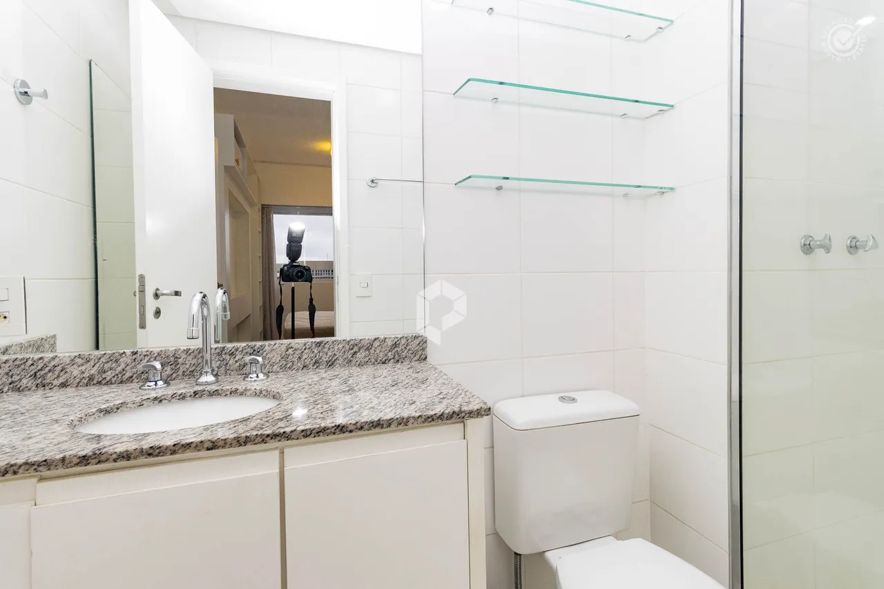 Furnished 2-bedroom apartment with balcony — photo 9