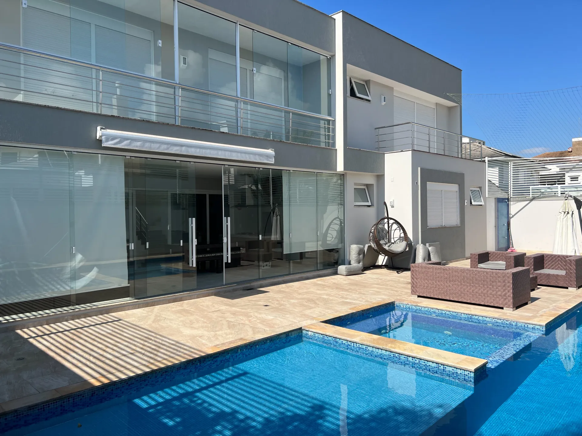 Furnished house with 6 en-suite bedrooms and private BBQ — photo 12