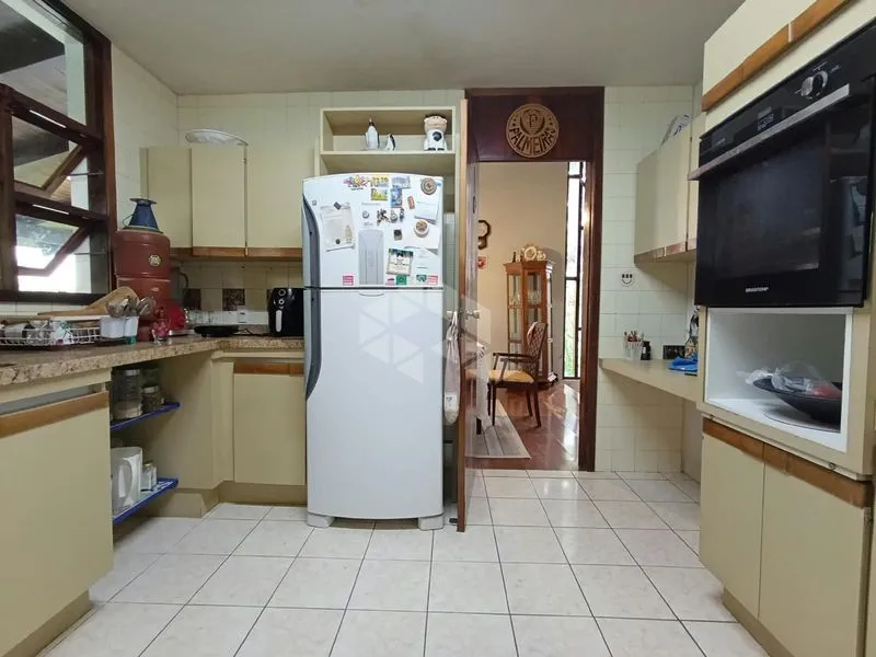 House, 600 m², with a bathtub — photo 30