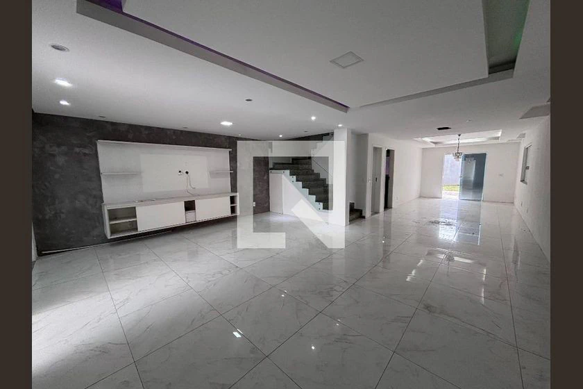 House with 4 en-suite bedrooms, 329 m² and 3 parking — photo 4