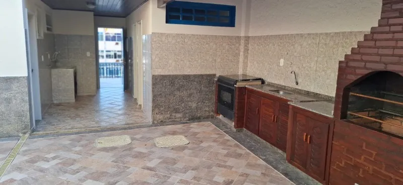 Casa residencial com 4 quartos e armários embutidos