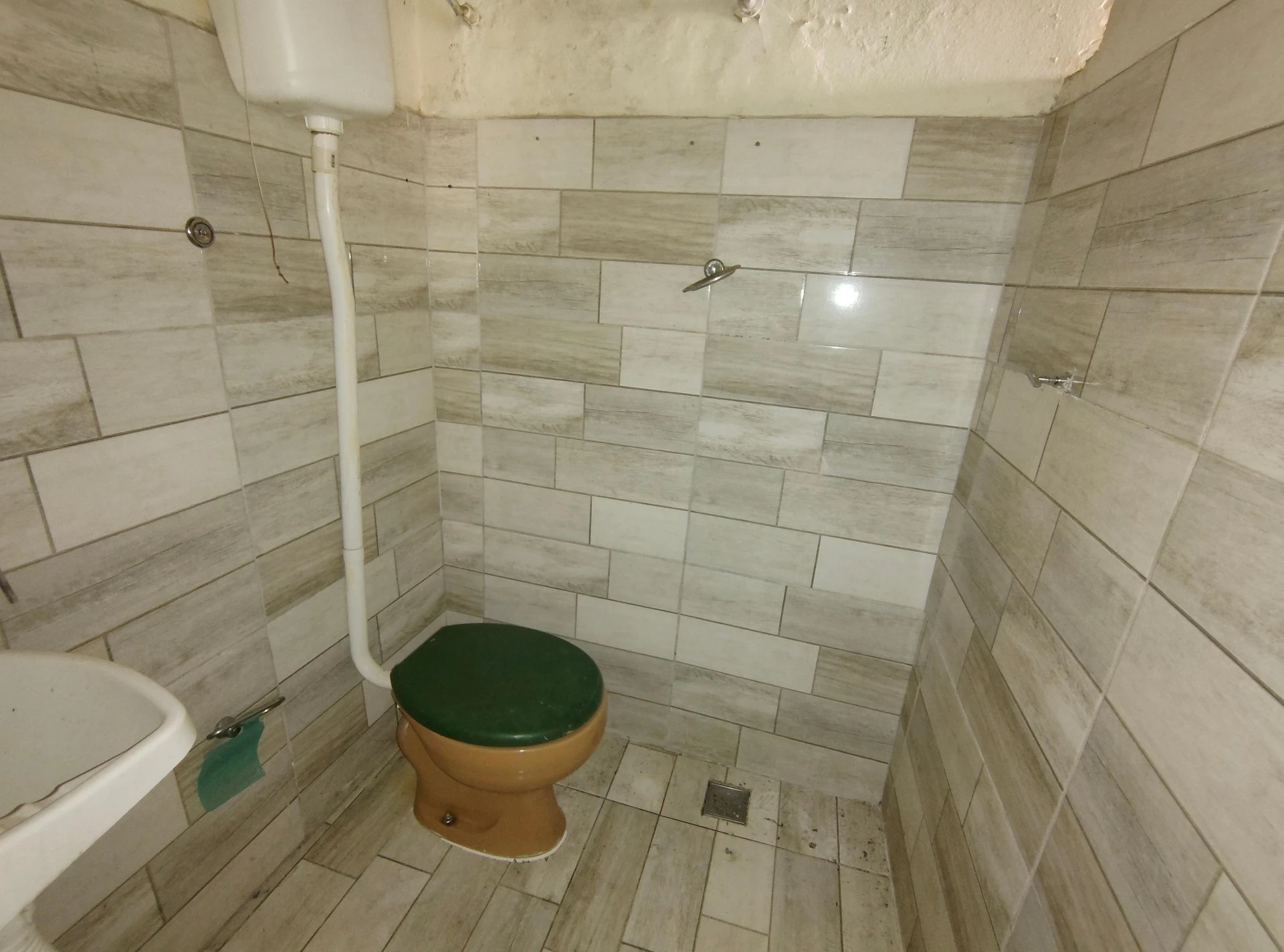Rental house with 1 bedroom, 1 bathroom, no parking — photo 4