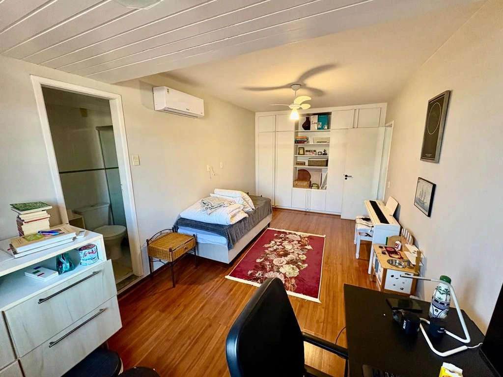 Furnished 4 en-suite bedrooms with 9 bathrooms — photo 20