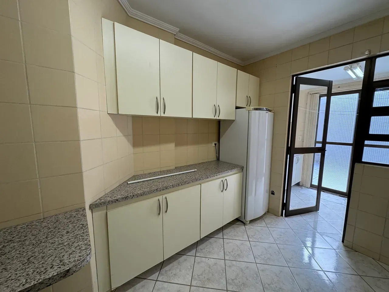 One-bedroom apartment with a jacuzzi — photo 4