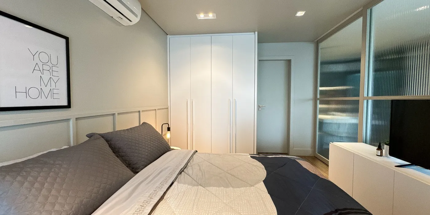 Furnished apartment, 57 m², with a glass-enclosed balcony — photo 21