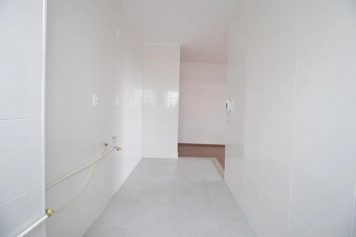 2-bedroom apartment in a building with a gym — photo 29