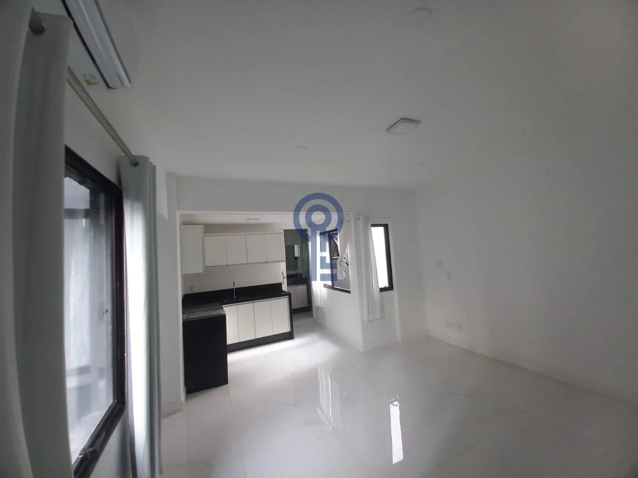 29 m² studio with 1 bedroom and open-plan kitchen — photo 3