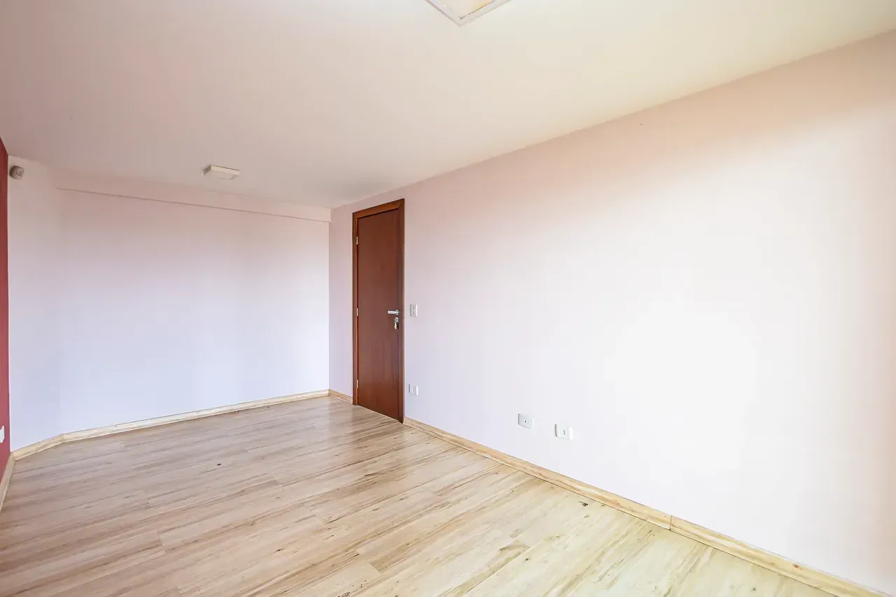Furnished house with 5 bedrooms and 470 m² — photo 79