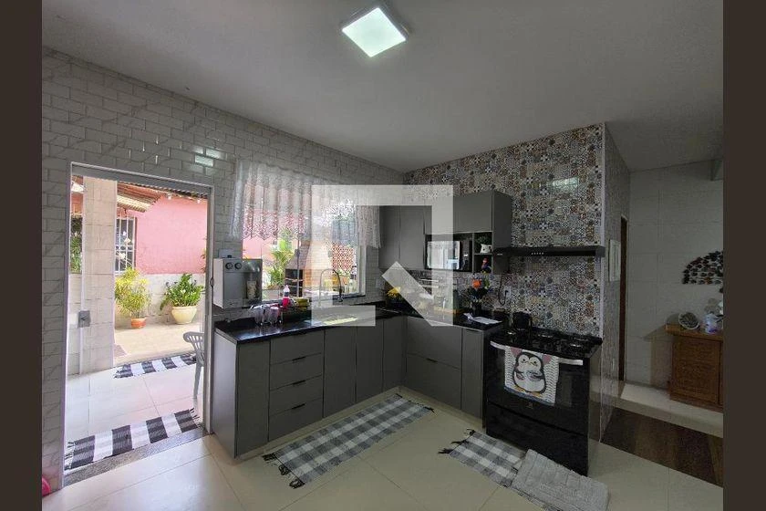 358 m² rental house with 2 bedrooms, suite and balcony — photo 35