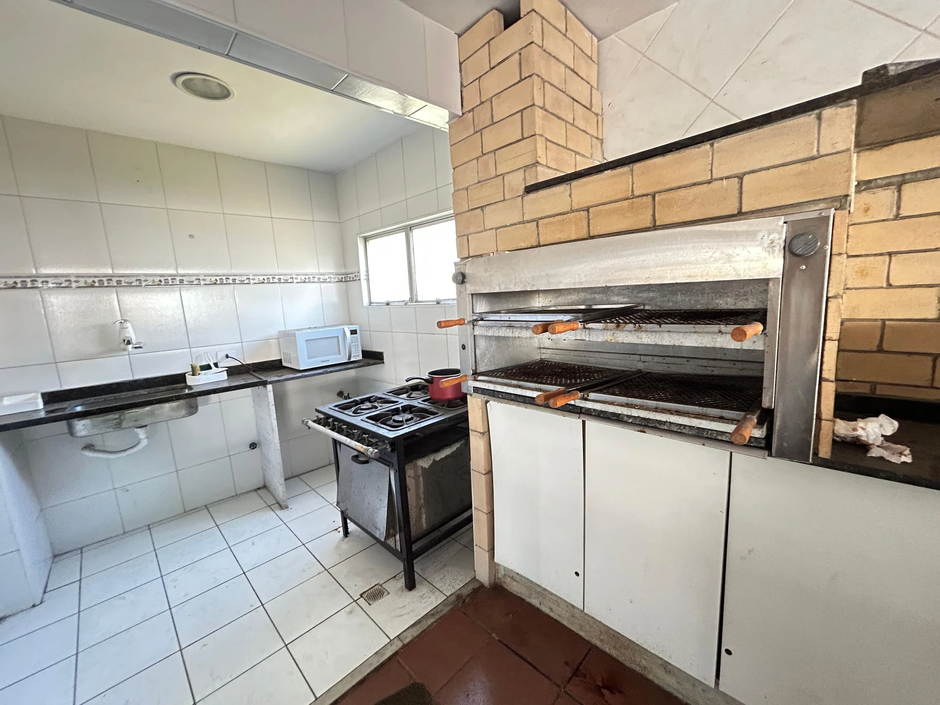 3-bedroom apartment in a building with a sauna — photo 37