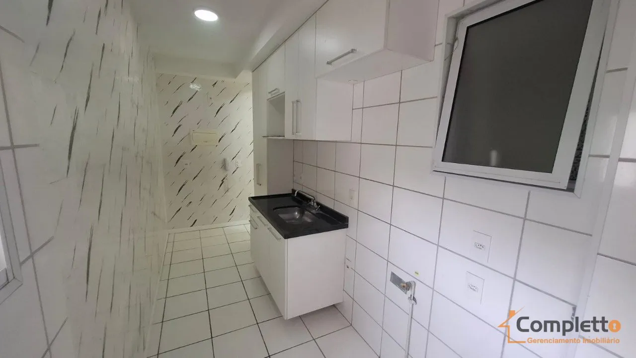 2-bedroom apartment in a building with a gym — photo 17