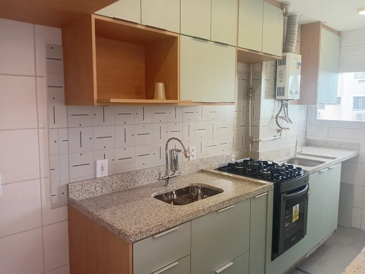 2-bedroom apartment in a building with a gym — photo 7