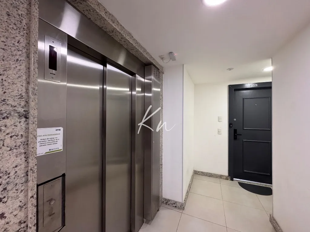 210 m² unfurnished apartment with 3 bedrooms and 5 baths — photo 42