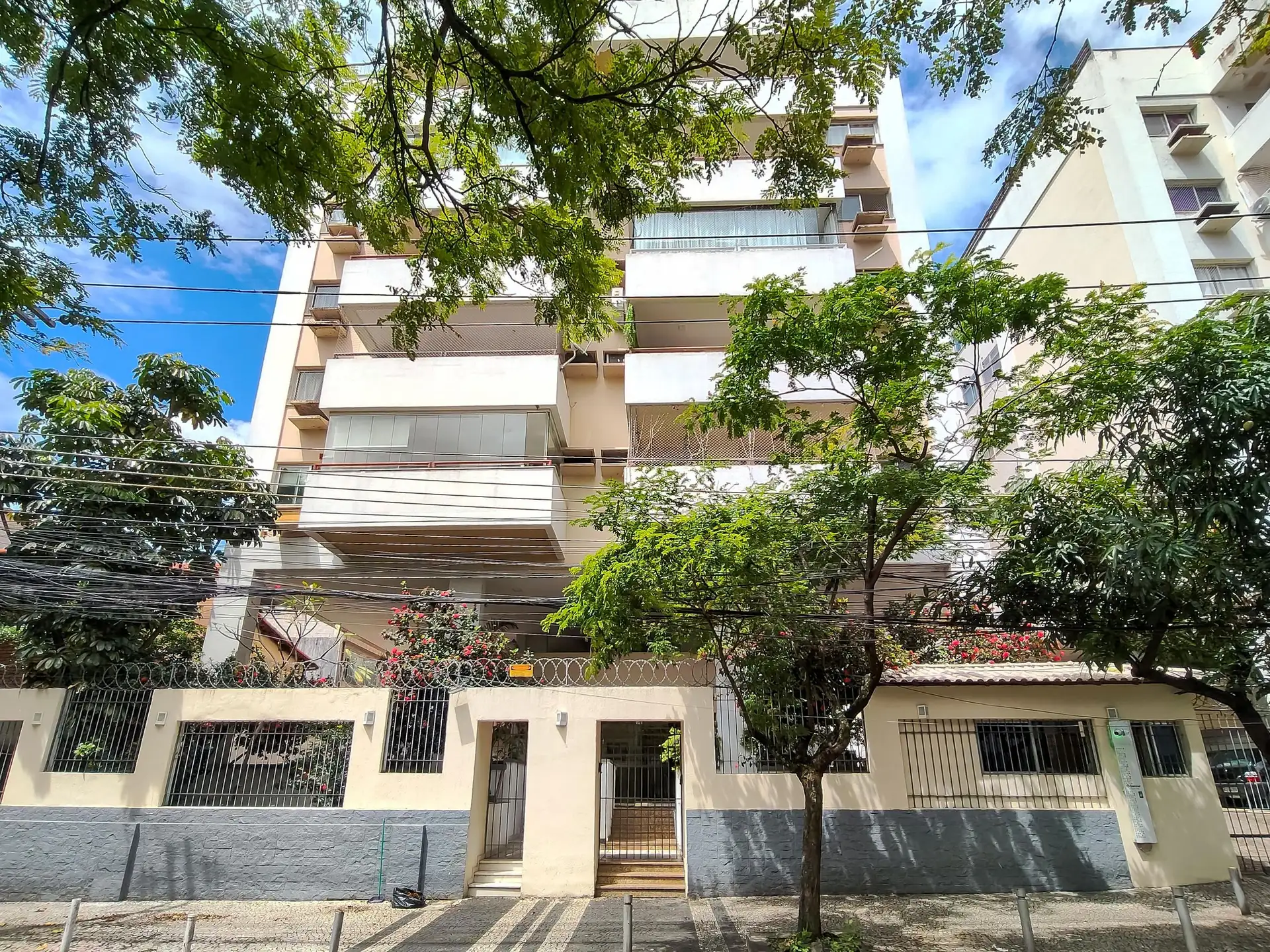 Mountain view in a 3-bedroom apartment, 200 m² — photo 85