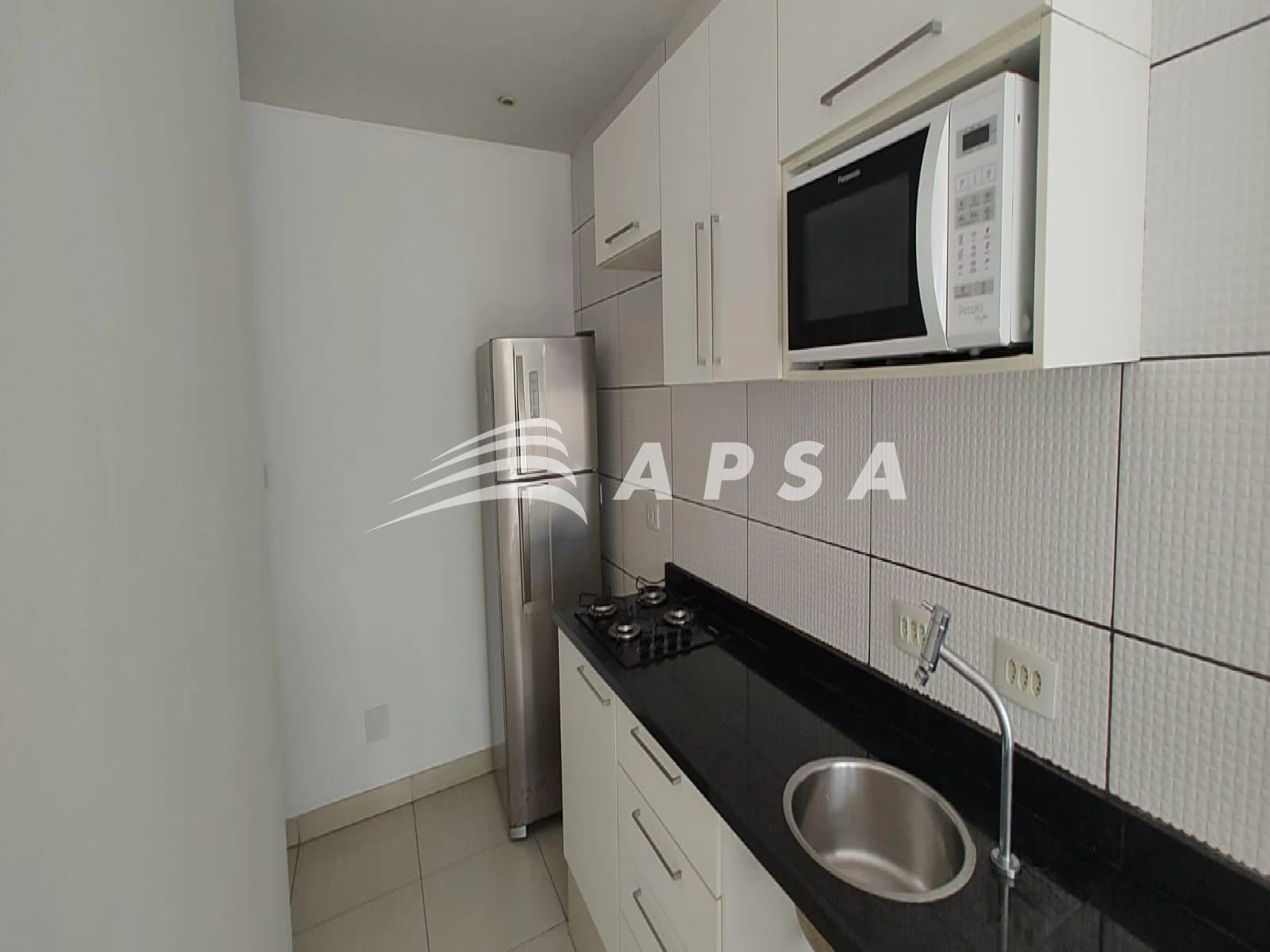 2-bedroom apartment with open-plan kitchen — photo 13