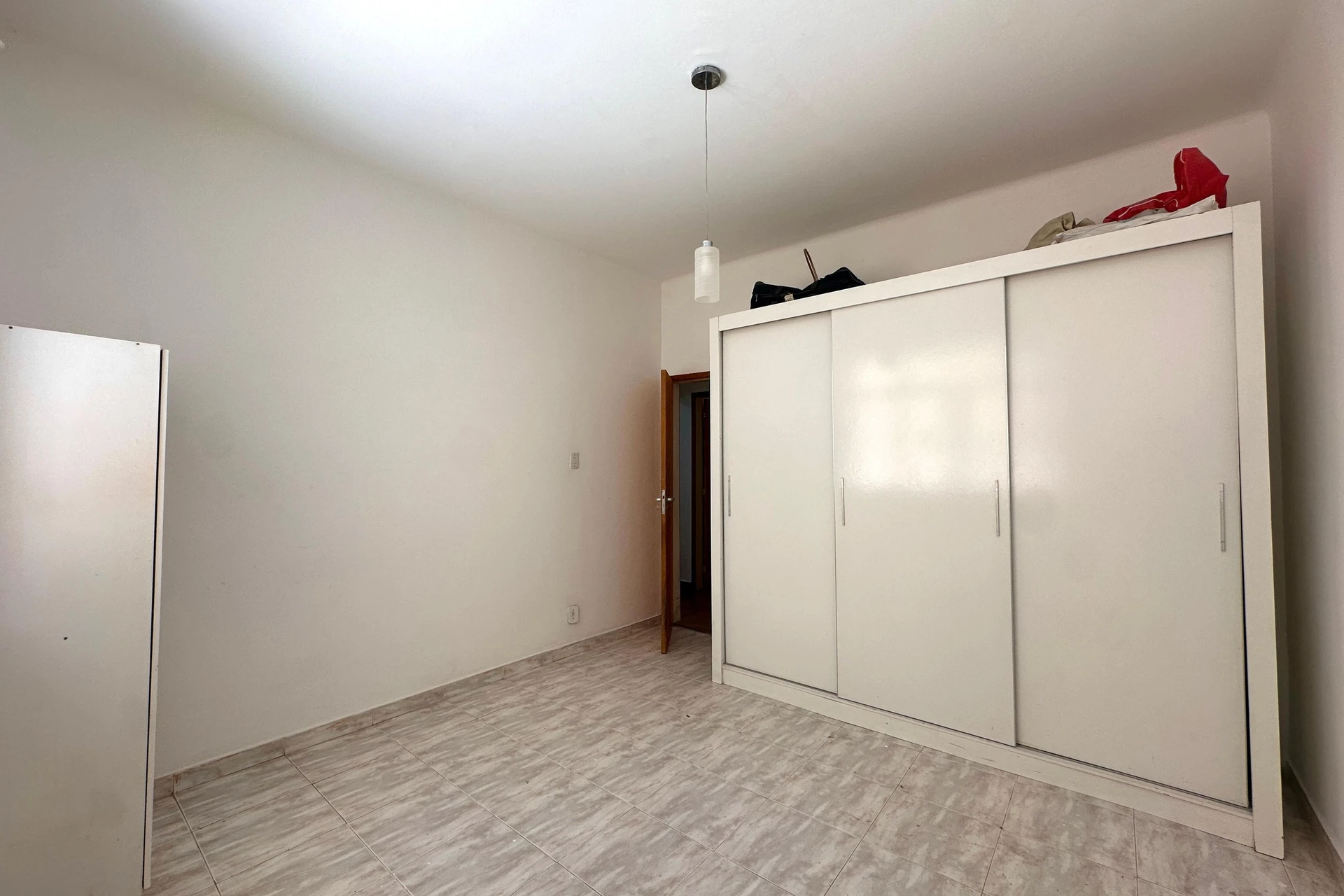 Apartamento sem móveis com 3 quartos e 1 banheiro — photo 12
