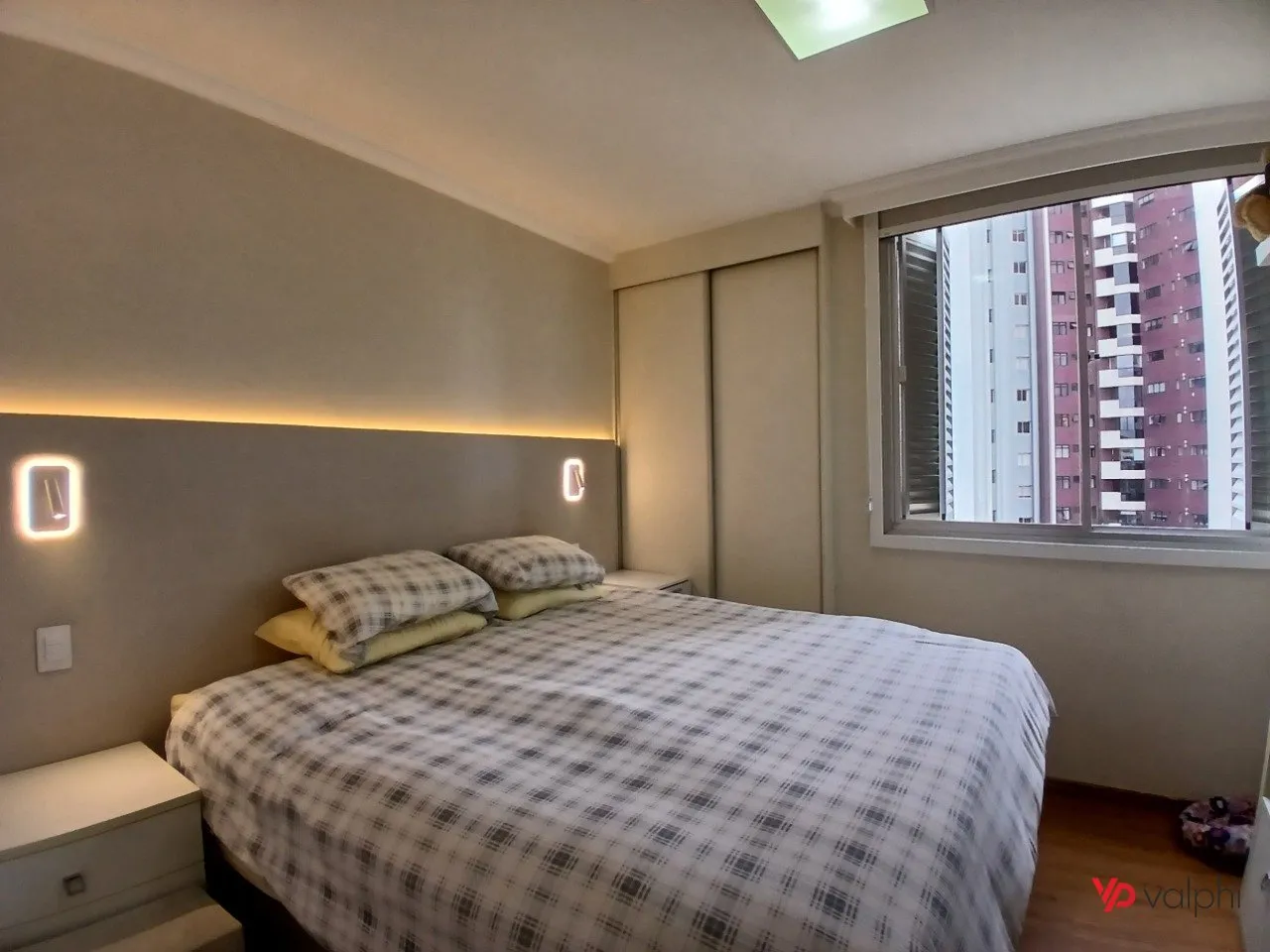 4-bedroom apartment with a walk-in closet in Curitiba — photo 19