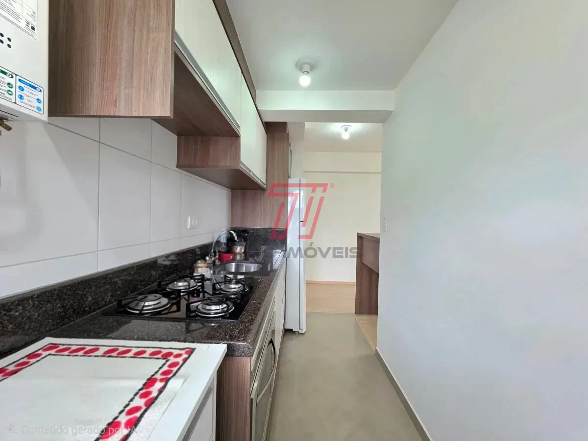 Wood or laminate floors in a one-bedroom apartment, 34 m² — photo 18