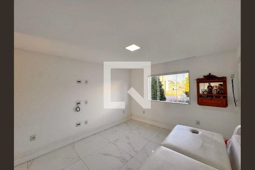 Casa para alugar com 6 quartos e 297 m², cozinha integrada — photo 48