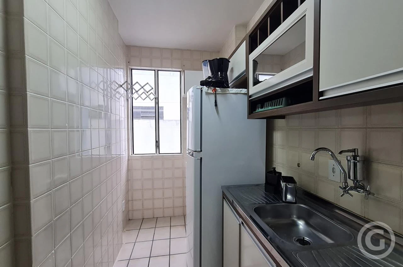 37 m² apartment with 1 bedroom and a glass shower — photo 4