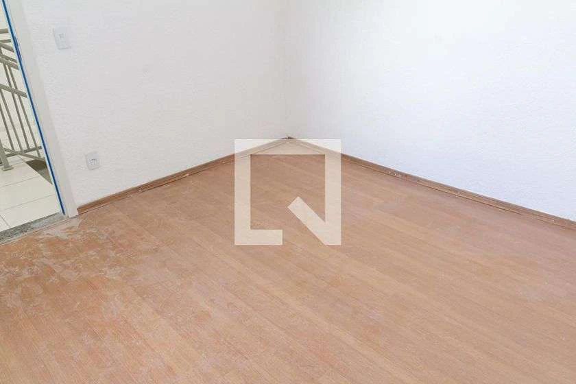 Unfurnished 2-bedroom apartment with 45 m² and wood floors — photo 22