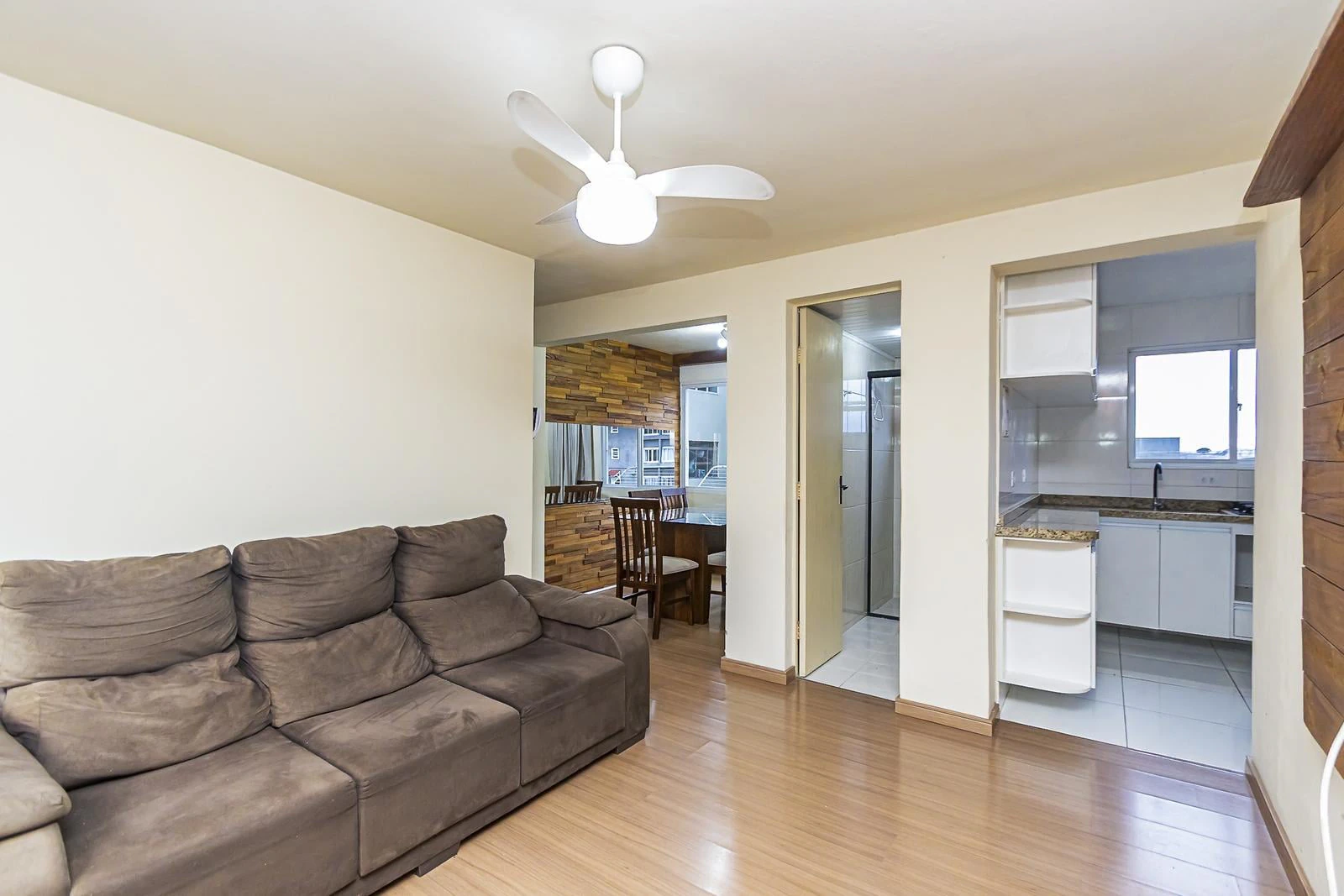 2-bedroom apartment with wood or laminate floors — photo 12