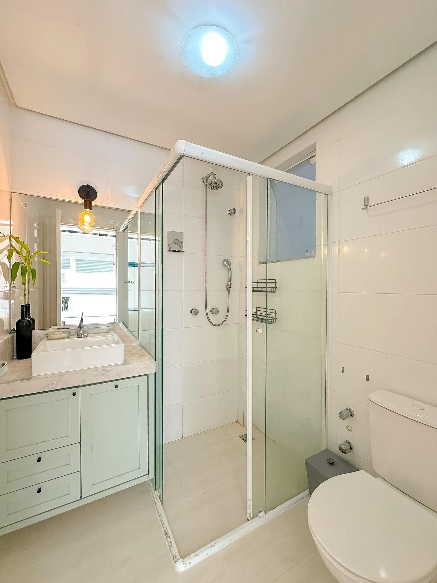 Furnished apartment, 92 m², with a grill on the balcony — photo 31