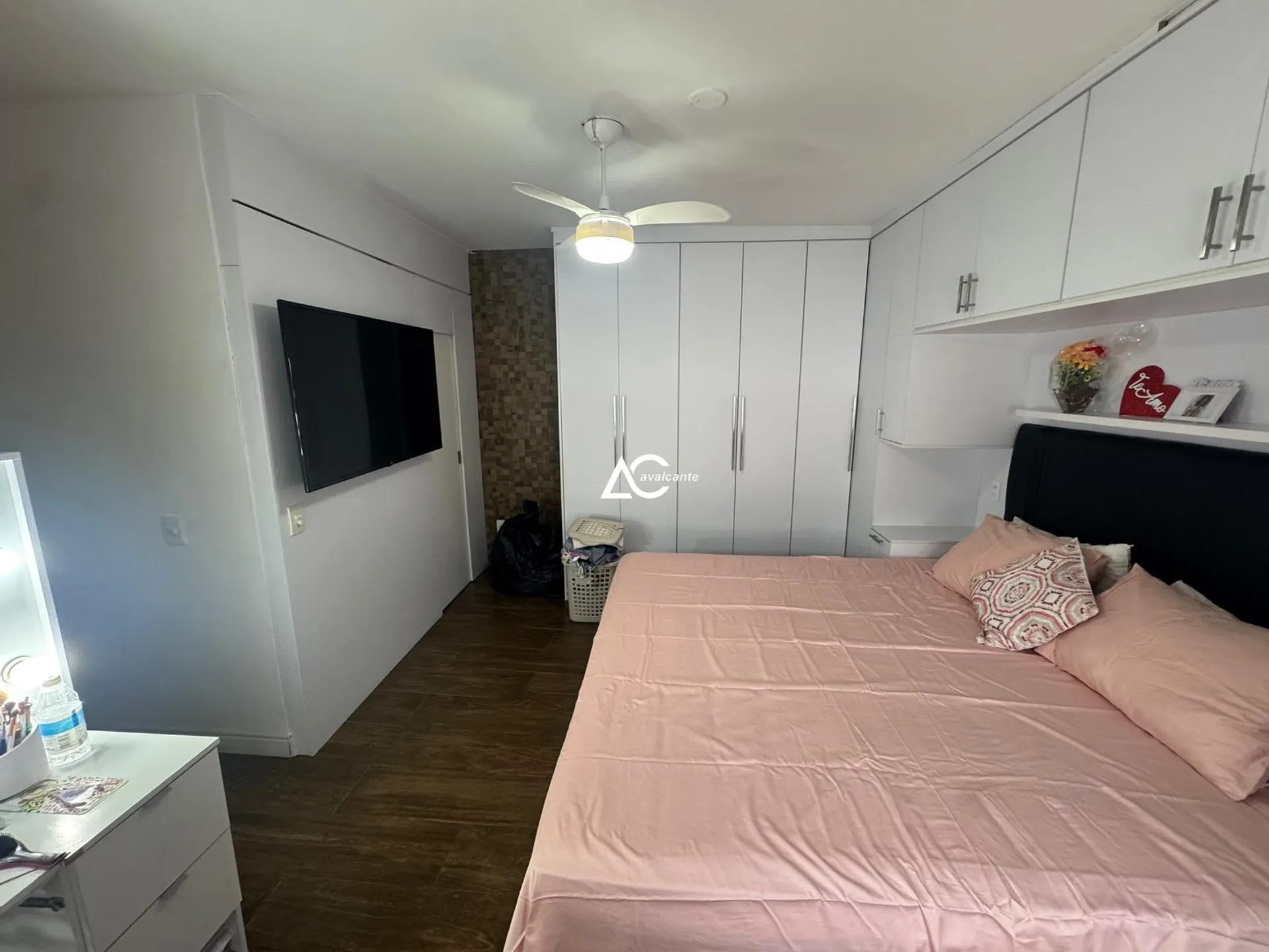 Washing machine in a 3-bedroom house, 360 m² — photo 15