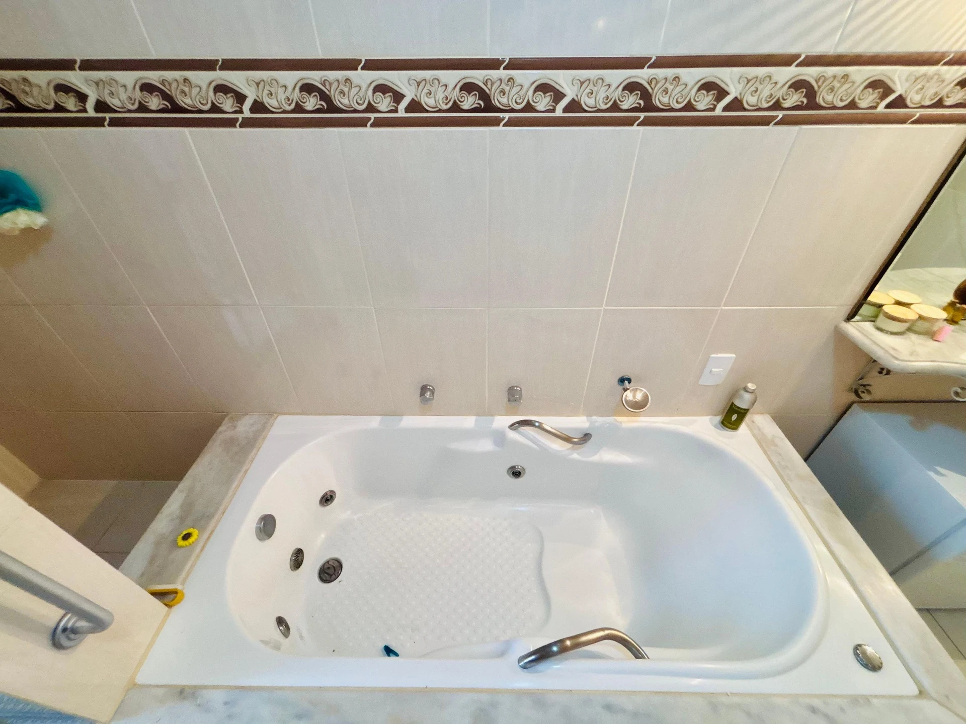Furnished house, 380 m², with a grill on the balcony — photo 25
