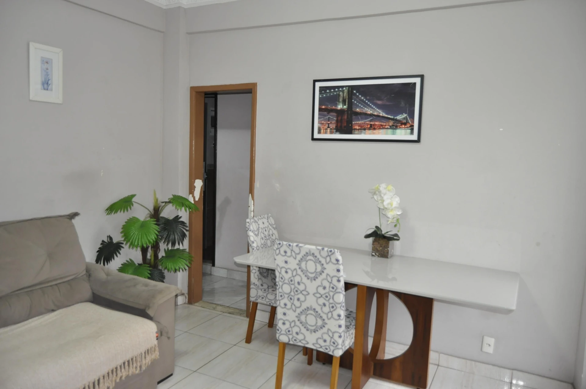 Apartamento mobiliado com 2 quartos e varanda — photo 3