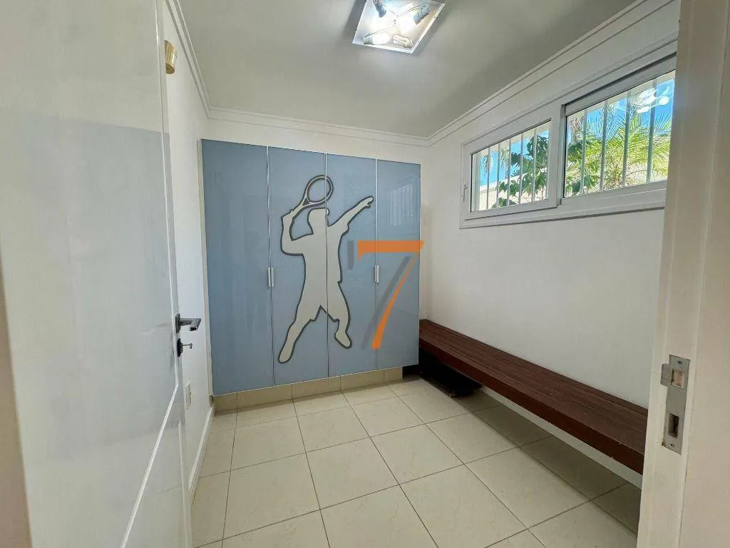 Furnished house with 8 bedrooms and 11 bathrooms — photo 26