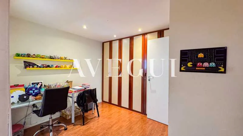 Apartment with a closed kitchen and 4 bedrooms — photo 12