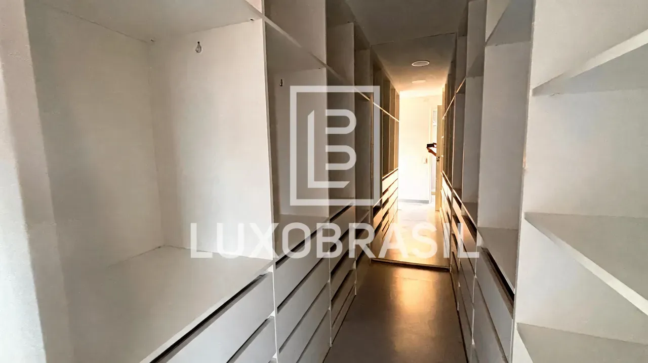 4-bedroom house with an open-plan kitchen and 2 parking — photo 30