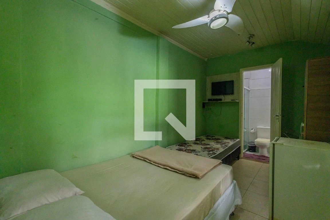 House with 6 bedrooms, private garden and condo pool — photo 7