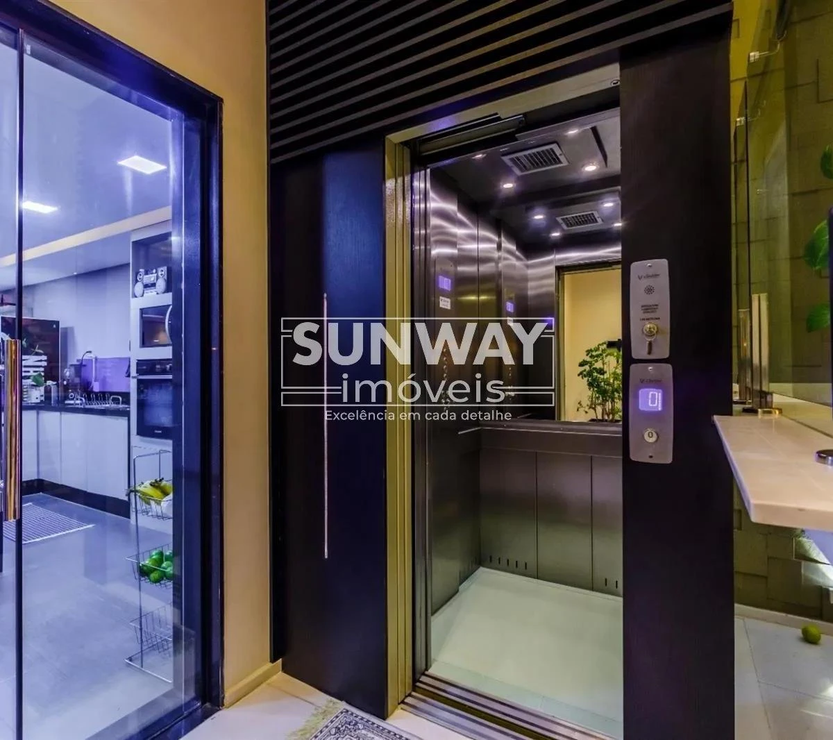 601 m² house with floor-to-ceiling windows and a home office — photo 20
