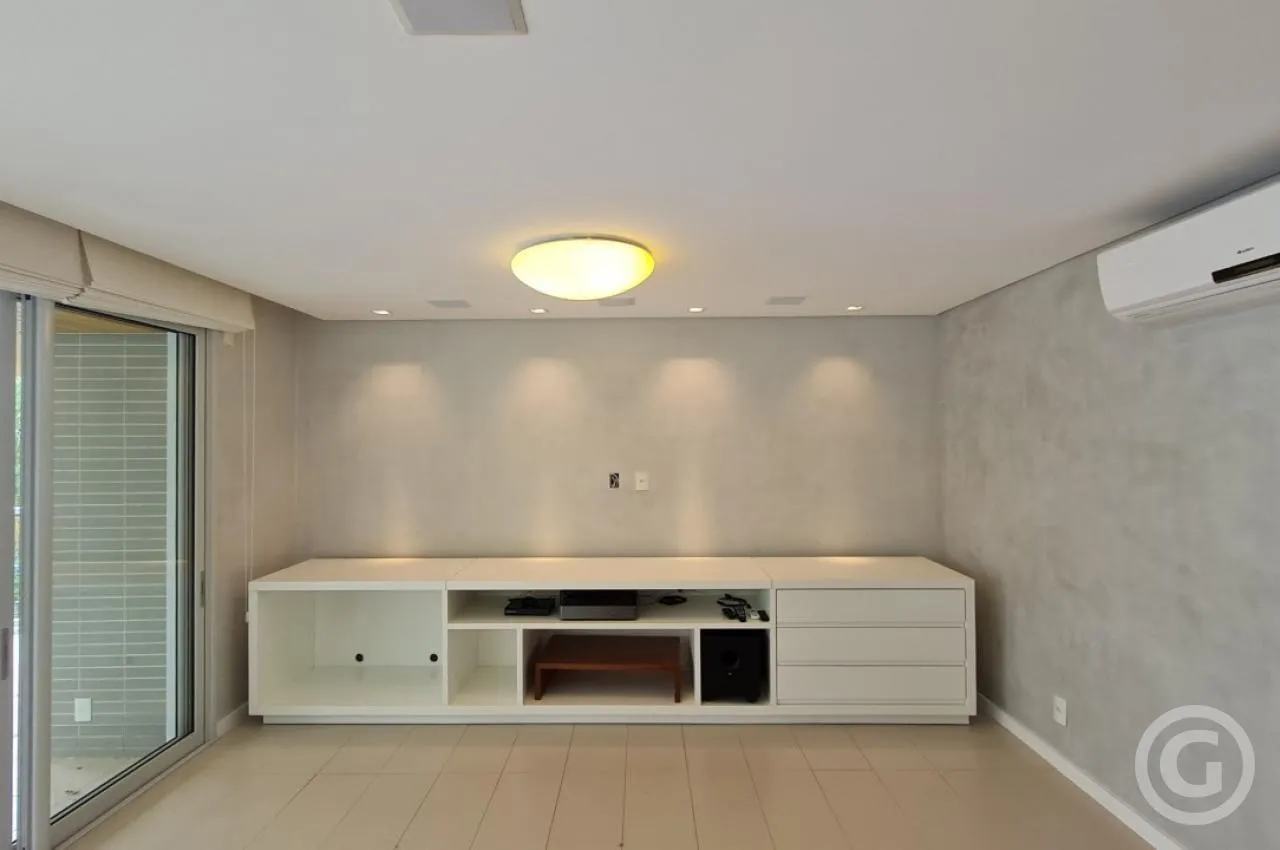 2-bedroom apartment with a water view in Florianópolis — photo 20
